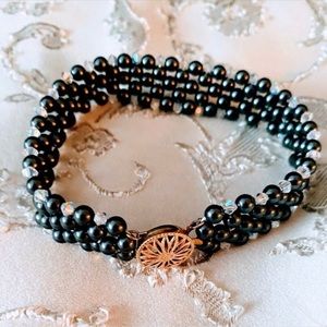Faux black pearl bracelet